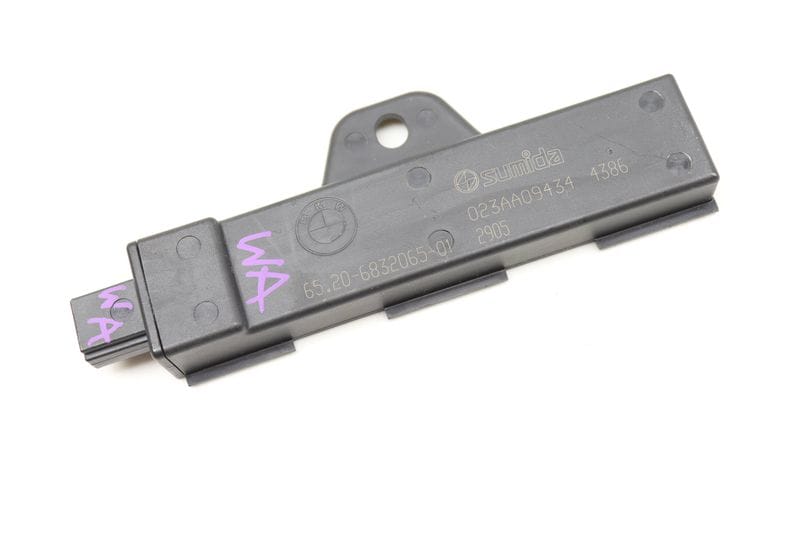 Kessy / Keyless Entry Antenna 65206832065 — Used (SKU 600057)