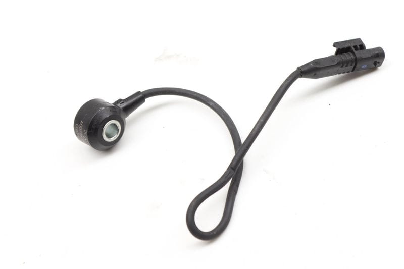 Ignition Knock Sensor 0071530428 — Used (SKU 561575)
