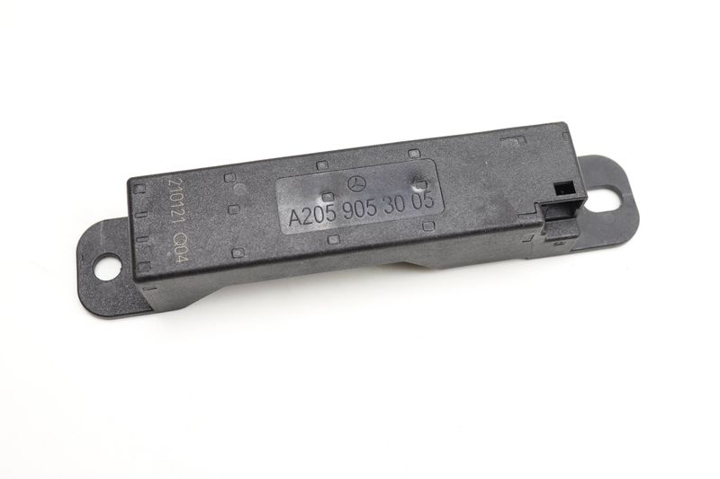 Kessy / Keyless Entry Antenna 2059053005 — Used (SKU 561136)