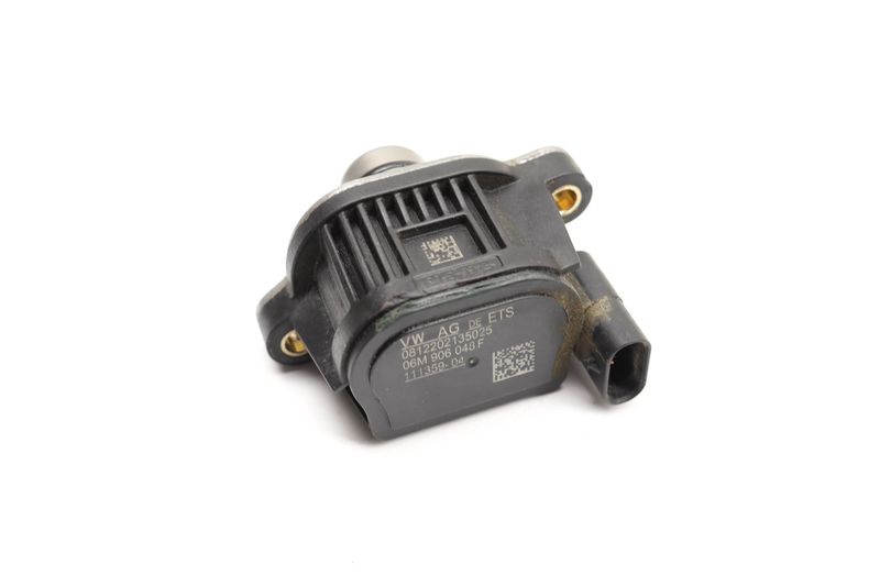 Engine Timing Solenoid Valve 06M906048F — Used (SKU 541499)