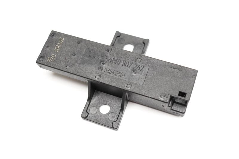 Kessy / Keyless Entry Antenna 4M0907247 — Used (SKU 541196)