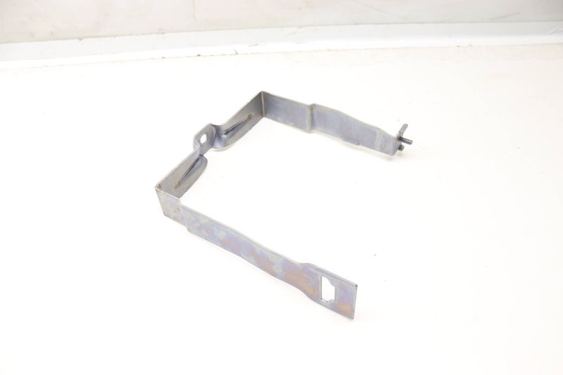 Battery Retainer / Bracket 5WA915343B — Used (SKU 598351)