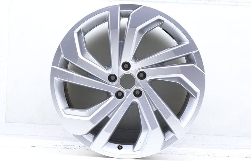 20" Inch Alloy Rim / Wheel 3CM601025A — Used (SKU 706400)