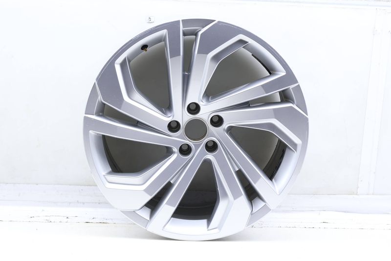 20" Inch Alloy Rim / Wheel 3CM601025A — Used (SKU 706401)