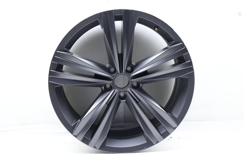 20" Inch Alloy Wheel / Rim (5-DOUBLE SPOKE) 3QF601025S — Used (SKU 668684)