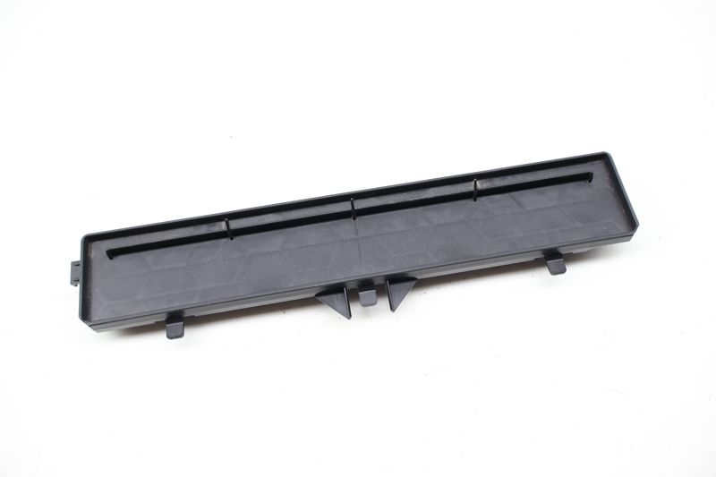 Cabin Air Filter Cover 3QF819422 — Used (SKU 723576)