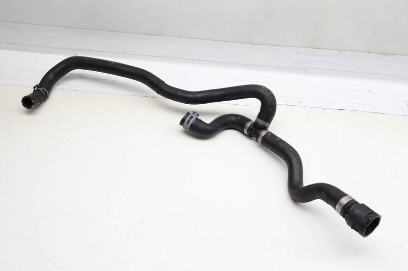 Coolant Hose / Line 3QF122073L — Used (SKU 723668)