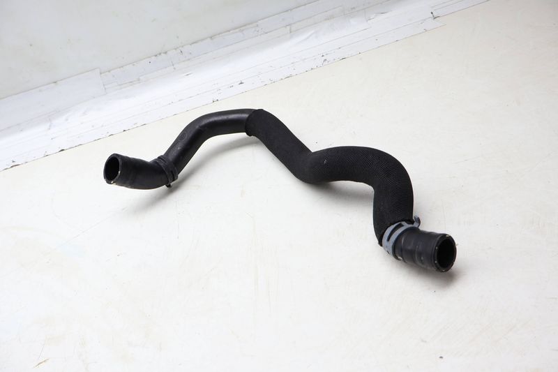 Coolant Hose / Line 3QF122073R — Used (SKU 706245)