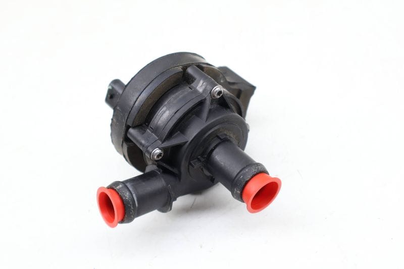 Auxiliary Coolant / Water Pump 5Q0965567B — Used (SKU 675551)