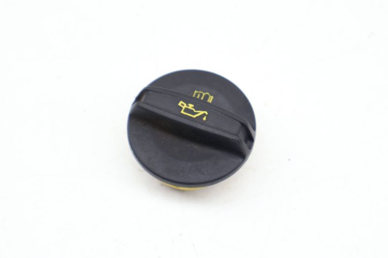 Engine Oil Cap 06K103485D — Used (SKU 675552)