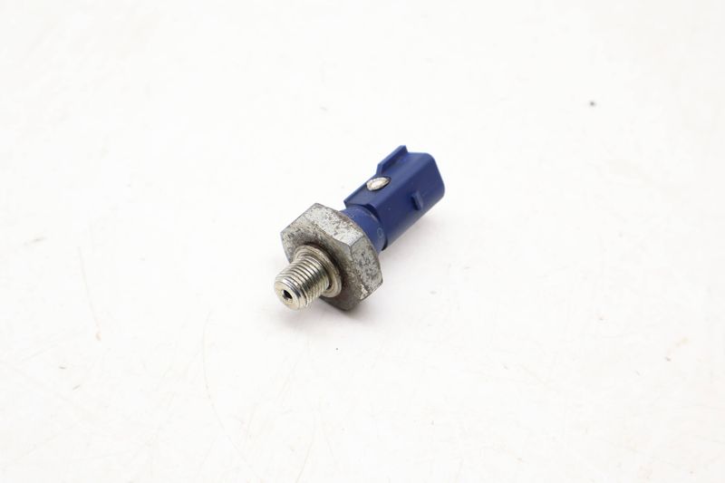 Engine Oil Pressure Switch / Sensor 06K919081 — Used (SKU 675402)