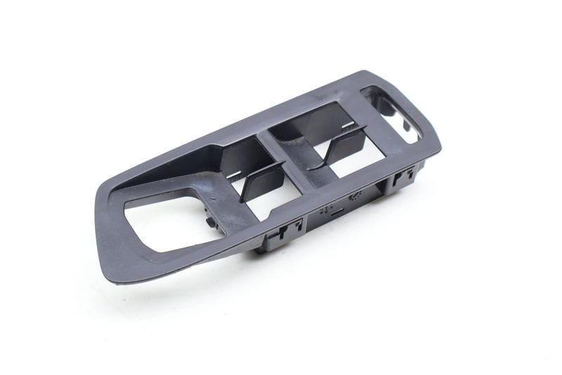 Door Master Window Switch Trim 3CN867255 — Used (SKU 675254)