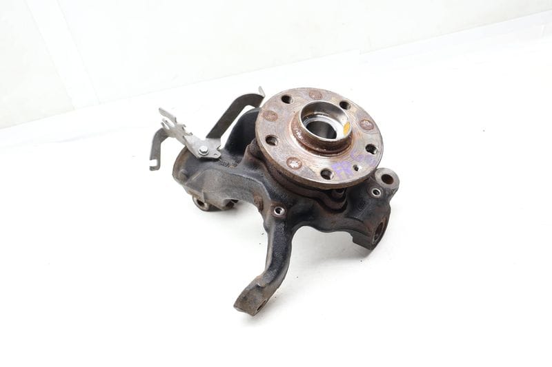 Spindle Knuckle w/ Wheel Bearing 3QF407256E — Used (SKU 675631)