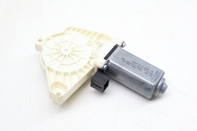 Window Lifter Motor 5Q4959802B — Used (SKU 675411)