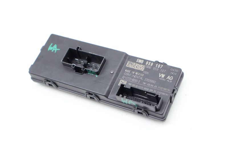 Liftgate / Trunk Control Module 5WB959107 — Used (SKU 675335)