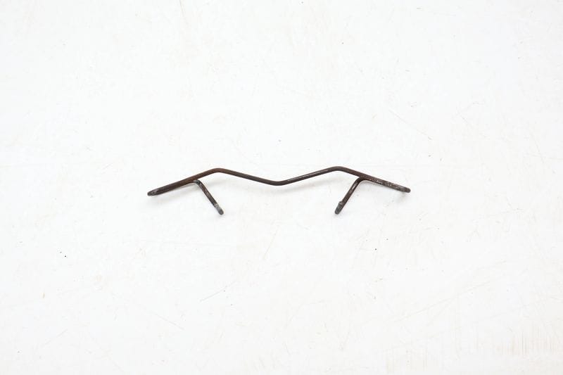 Brake Retaining Spring 8V0615269 — Used (SKU 675610)