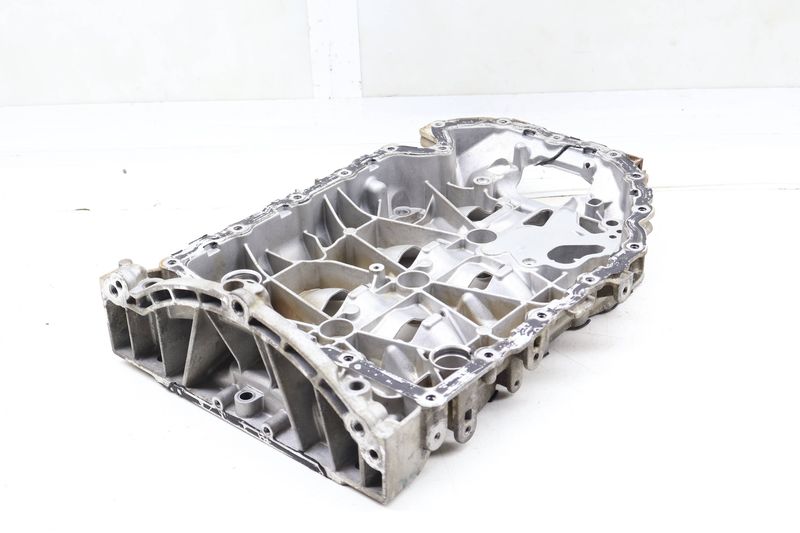 Upper Engine Oil Pan / Sump 06K103603CT — Used (SKU 675875)