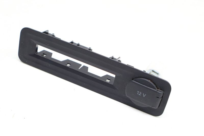 USB-C / Power Outlet Trim 3CM858335 — Used (SKU 675257)