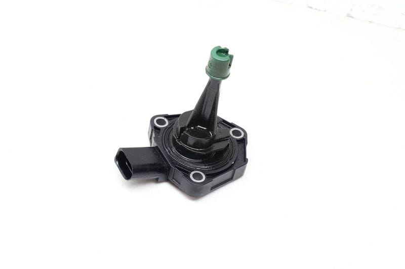 Engine Oil Level Sensor 04E907660D — Used (SKU 668786)