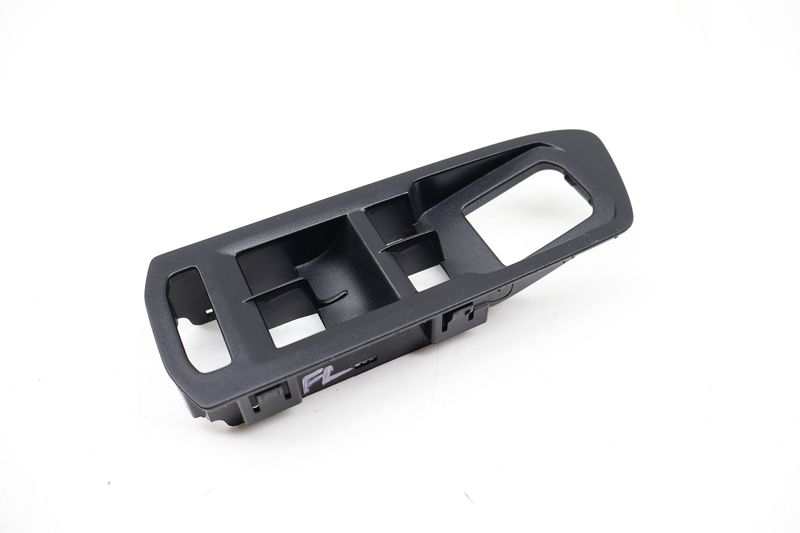 Door Master Window Switch Trim 3CN867255 — Used (SKU 723226)