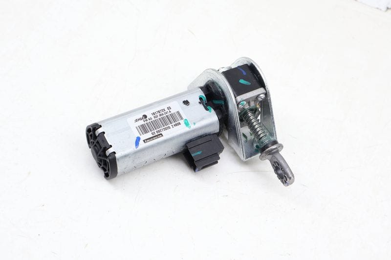 Front Tilt Seat Motor 3QF959247A — Used (SKU 668844)