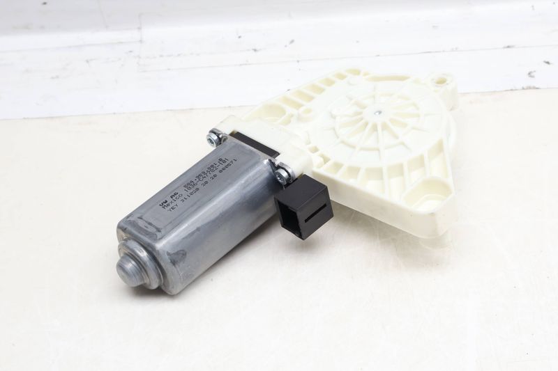 Power Window Motor 5Q4959801B — Used (SKU 668833)