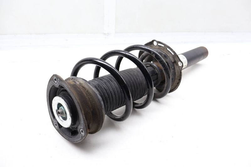 Strut / Shock Absorber Assembly 3QF413031T — Used (SKU 723485)