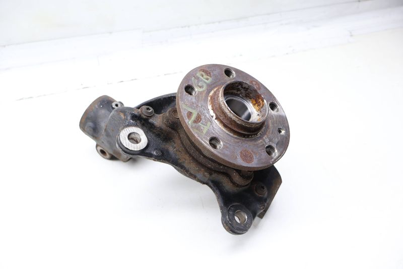 Spindle Knuckle w/ Wheel Bearing 3QF407255E — Used (SKU 723564)