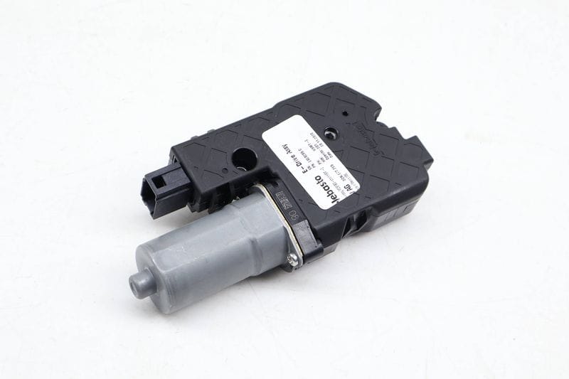 Sunroof / Sun Roof Motor 3CN877795 — Used (SKU 668847)