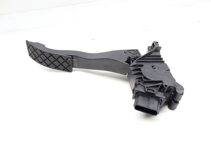Gas Pedal / Accelerator Module 5QN723503 — Used (SKU 723345)