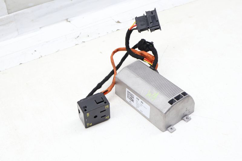 Power Outlet Inverter 3CN907155 — Used (SKU 668766)
