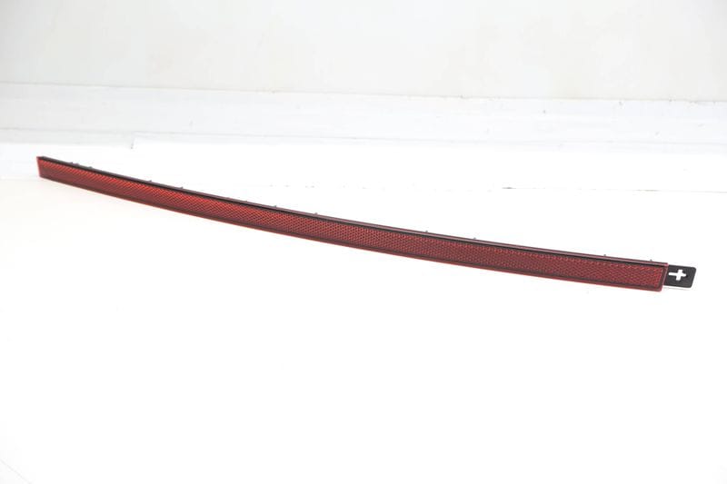 Bumper Reflector (CENTER) 3CN945103A — Used (SKU 723419)