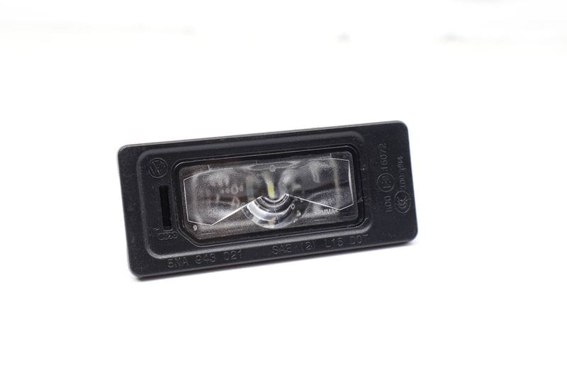 License Plate Light 5NA943021 — Used (SKU 723196)