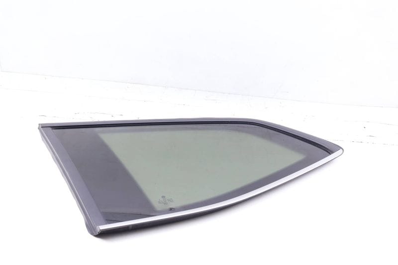 Side Quarter Window / Glass 3CN845297F — Used (SKU 705932)