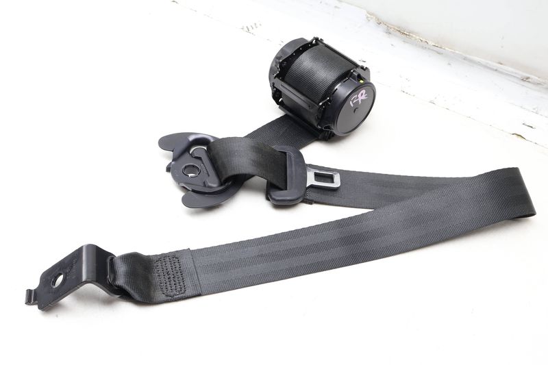 2ND Row Seat Belt Retractor 3CN857806 — Used (SKU 668667)