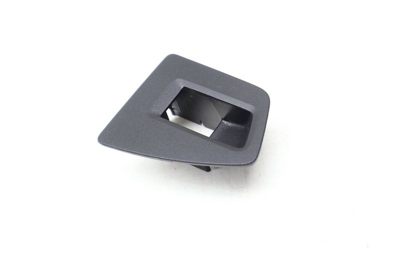 Window Switch Trim 3CN868346 — Used (SKU 668719)