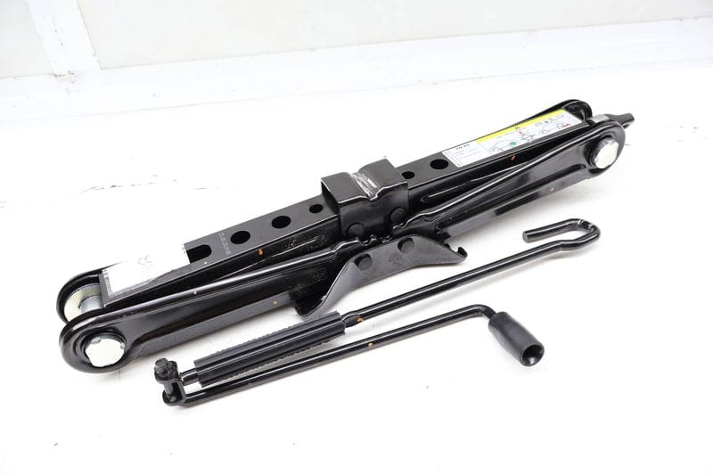 Scissor Jack 3QF011031A — Used (SKU 723496)