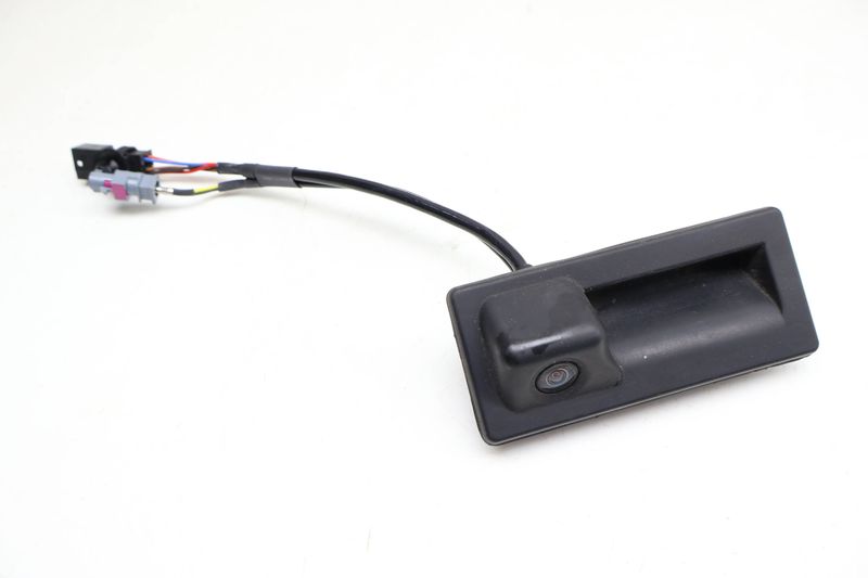 Trunk Release Handle w/ Backup Camera 3CN827566 — Used (SKU 705830)