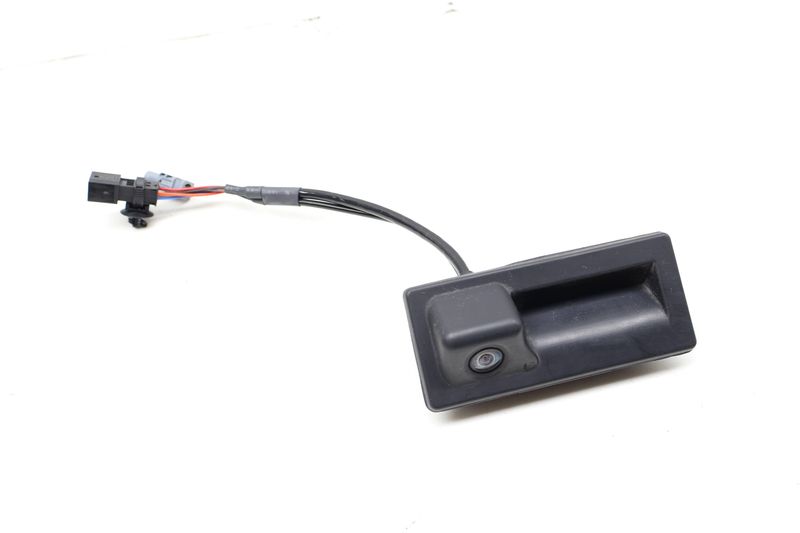 Trunk Release Handle w/ Backup Camera 3CN827566 — Used (SKU 723115)