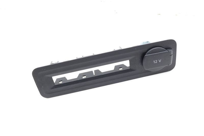 USB-C / Power Outlet Trim 3CM858335 — Used (SKU 705799)