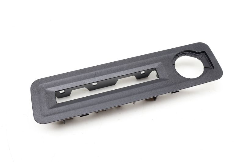 USB-C / Power Outlet Trim 3CM858335 — Used (SKU 723214)