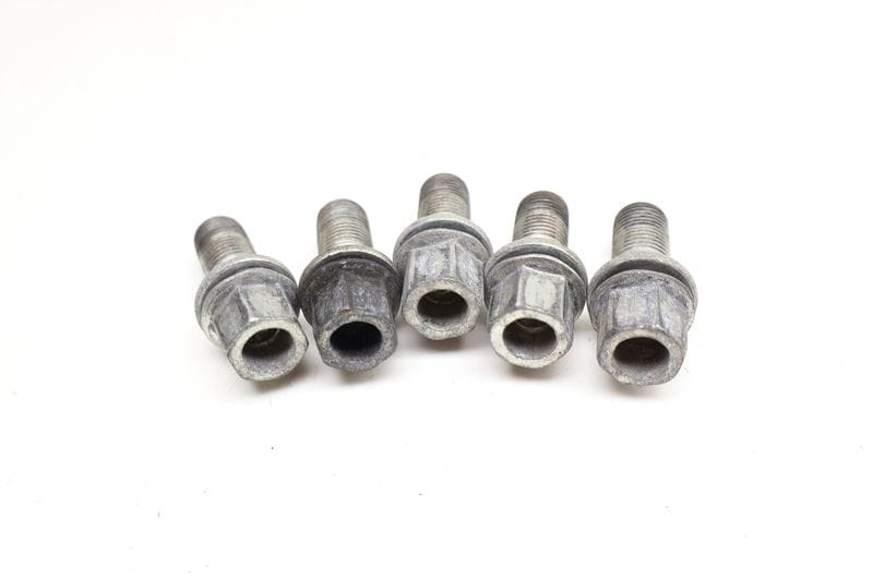Wheel Lug Bolt / Nut Set (5) WHT002438 — Used (SKU 723321)