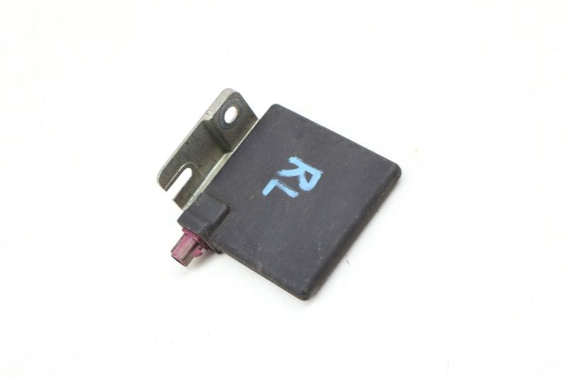 Antenna Booster 3G9035534 — Used (SKU 654766)
