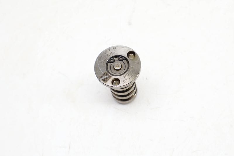 Cam / Camshaft Oil Control Valve 06J109257Q — Used (SKU 654922)