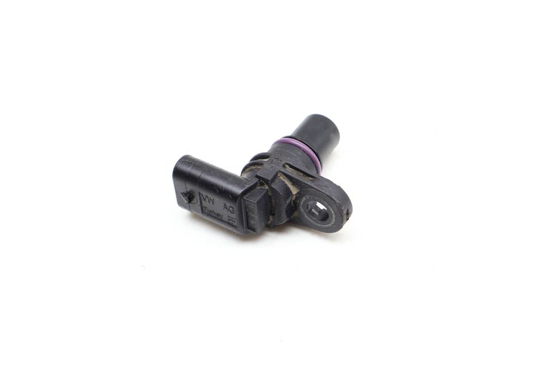 Cam / Camshaft Sensor 04C907601K — Used (SKU 659061)