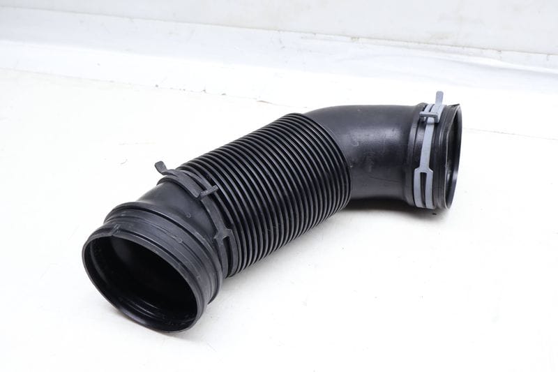 Engine Air Intake Hose / Duct / Tube 5C0129684B — Used (SKU 655189)
