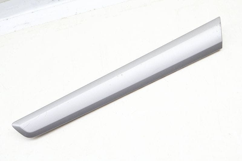Door Panel Trim / Molding 561867409L — Used (SKU 654953)