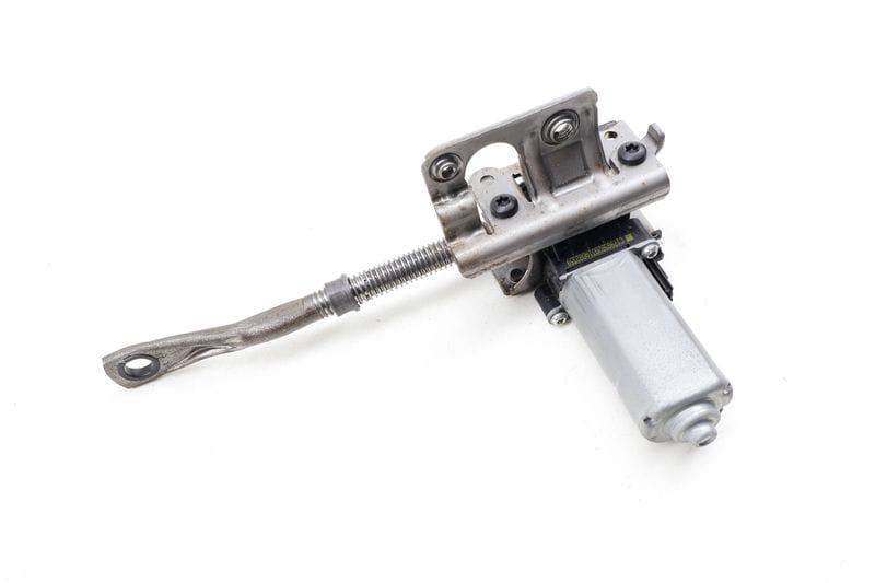 Front Tilt Seat Motor w/ Transmission 561882390 — Used (SKU 658920)