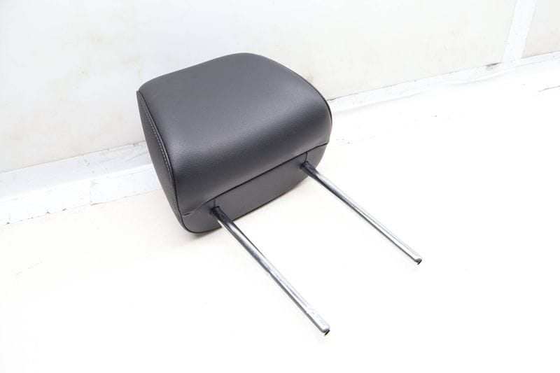Headrest / Head Rest 561881901M — Used (SKU 655135)
