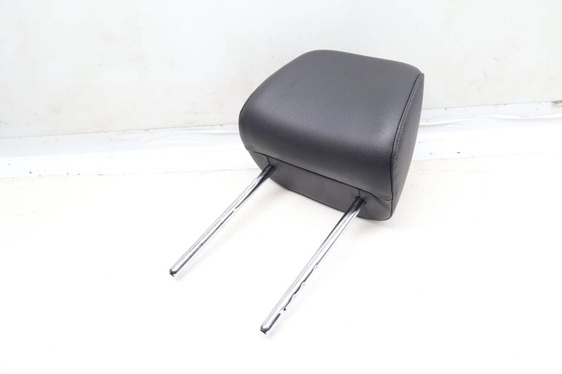 Headrest / Head Rest 561881901M — Used (SKU 655136)